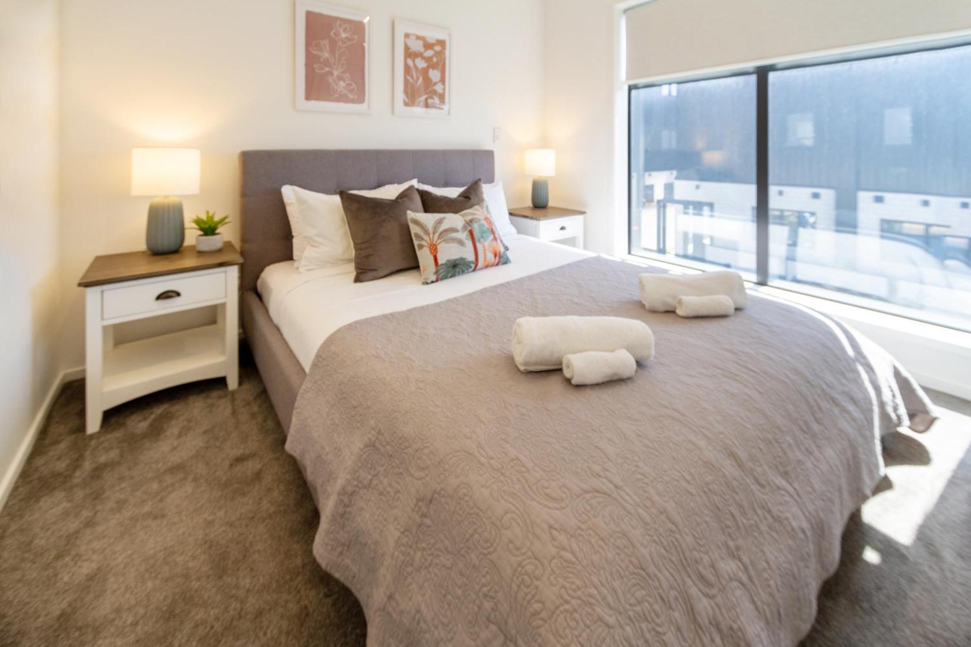 Two Bedroom, Two Bathroom Urban Oasis Крайстчърч Екстериор снимка