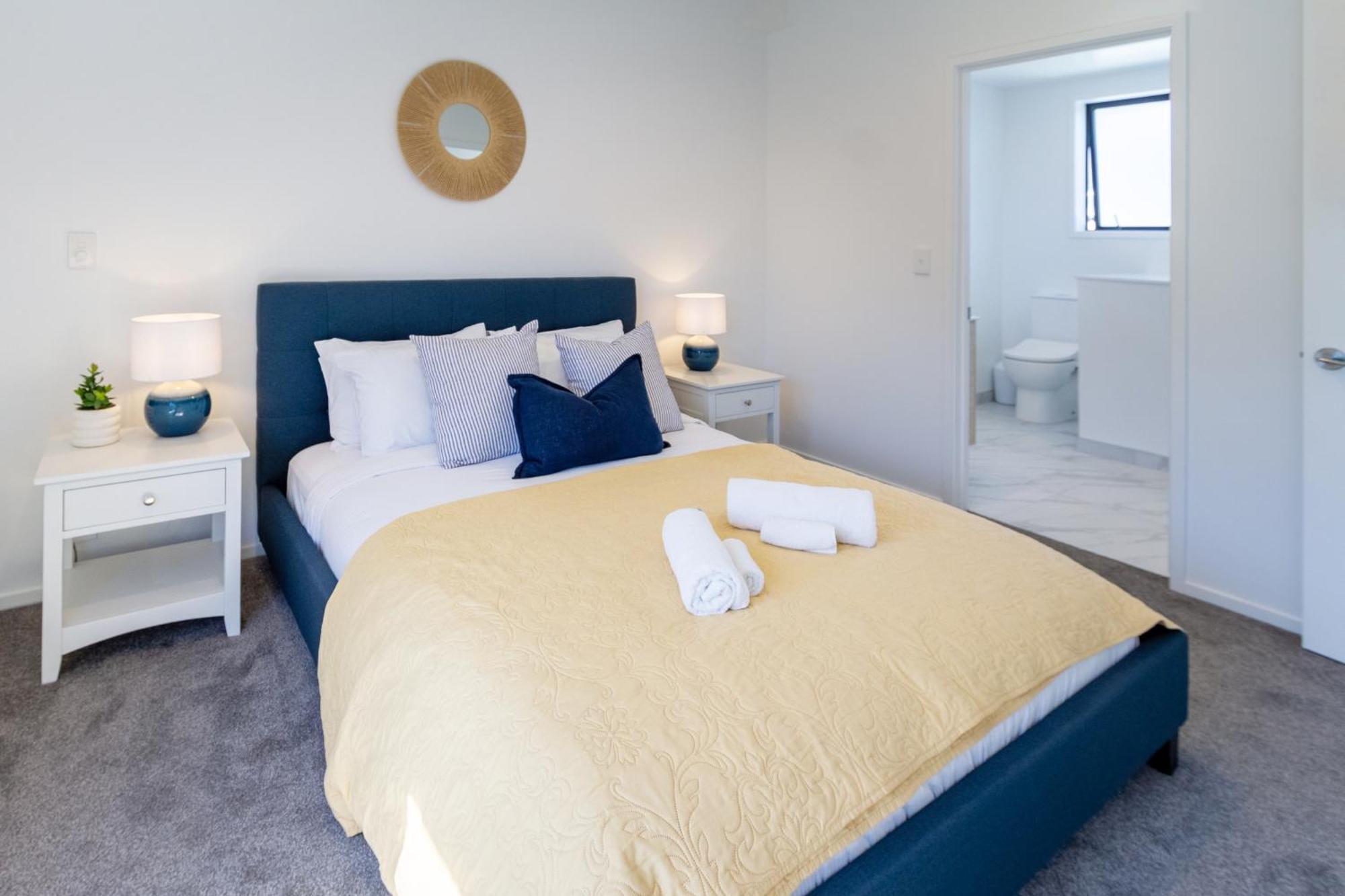 Two Bedroom, Two Bathroom Urban Oasis Крайстчърч Екстериор снимка